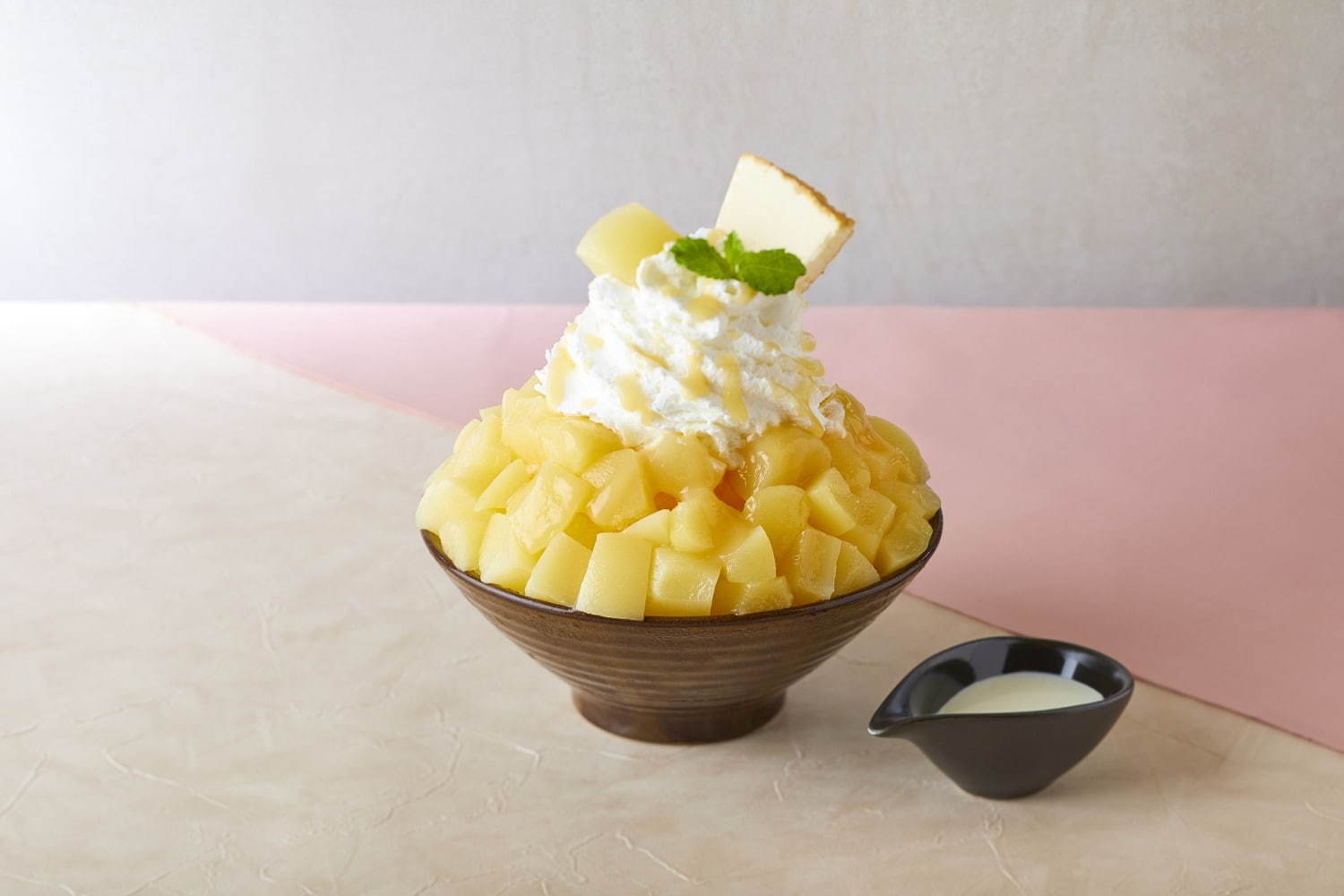 ソルビンから、たっぷりピーチ×ココナッツミルクの限定かき氷「ピーチココナッツソルビン」 ソルビンから、たっぷりピーチ×ココナッツミルクの限定かき氷「ピーチココナッツソルビン」