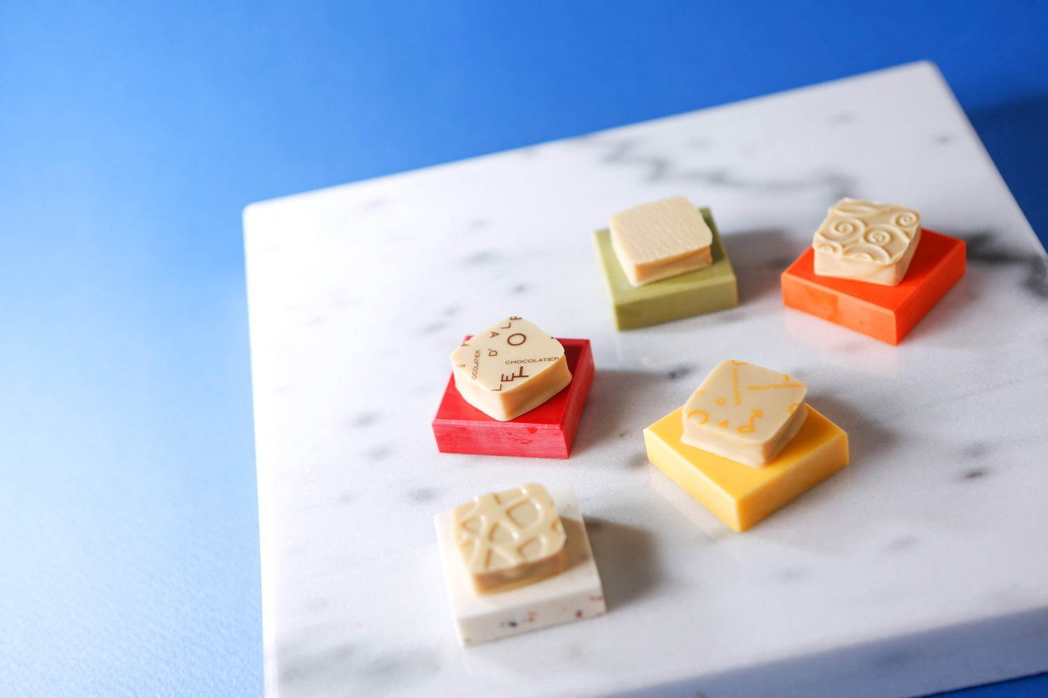 世界初ホワイトチョコレート専門ビーントゥーバー