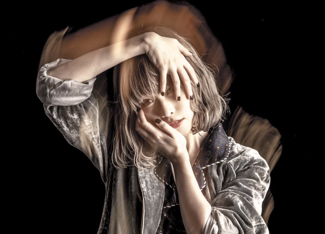 藤川千愛『愛はヘッドフォンから』 藤川千愛『愛はヘッドフォンから』
