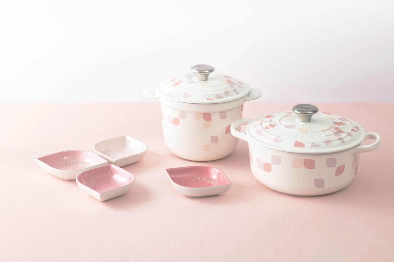 ル・クルーゼから、“花びら”がひらりと舞うキッチンウェア「ペタルコレクション」 ル・クルーゼから、“花びら”がひらりと舞うキッチンウェア「ペタルコレクション」