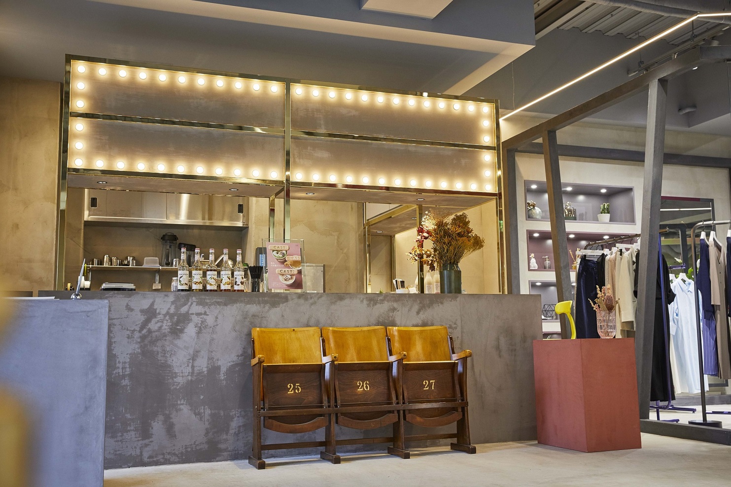 「CAST:渋谷店」併設の「CAST:CAFÉ」から、「女優ドリンク」など夏の新作メニュー 「CAST:渋谷店」併設の「CAST:CAFÉ」から、「女優ドリンク」など夏の新作メニュー