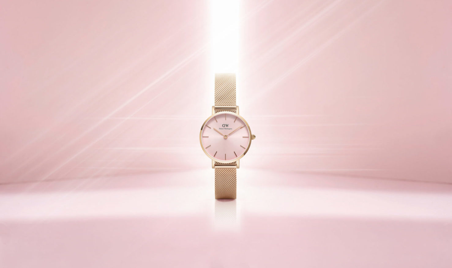 ダニエル ウェリントンから、初のライトピンクの文字盤「PETITE MESH PINK」 ダニエル ウェリントンから、初のライトピンクの文字盤「PETITE MESH PINK」