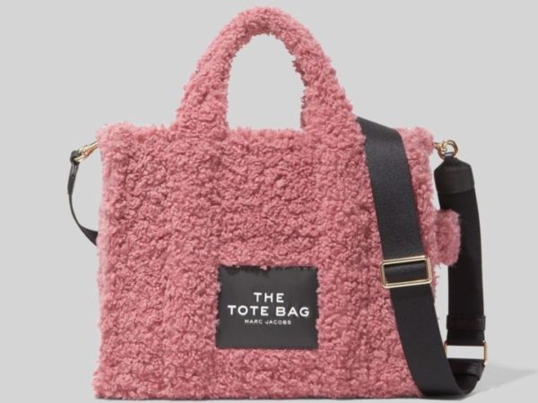 マーク ジェイコブスから、テディベアにインスパイアされた「THE TEDDY TOTE BAG」が新登場！