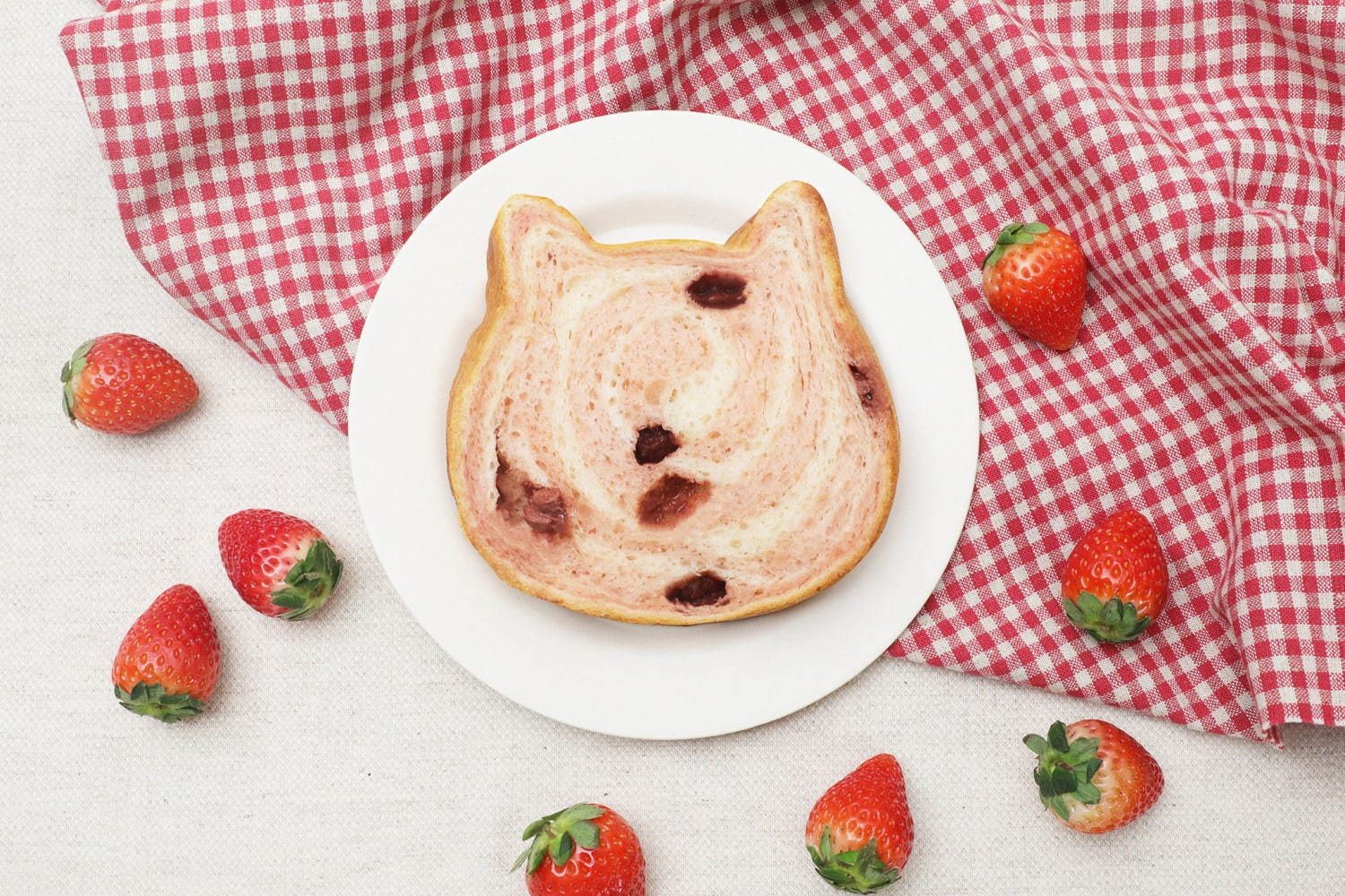 ねこねこ食パンから、“苺&みるく”の新作「ねこねこ食パン いちごとみるく」 ねこねこ食パンから、“苺&みるく”の新作「ねこねこ食パン いちごとみるく」