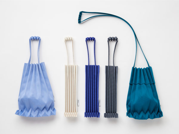 me ISSEY MIYAKEから、 TRUNK PLEATS BAGのオンラインストア限定色が発売！