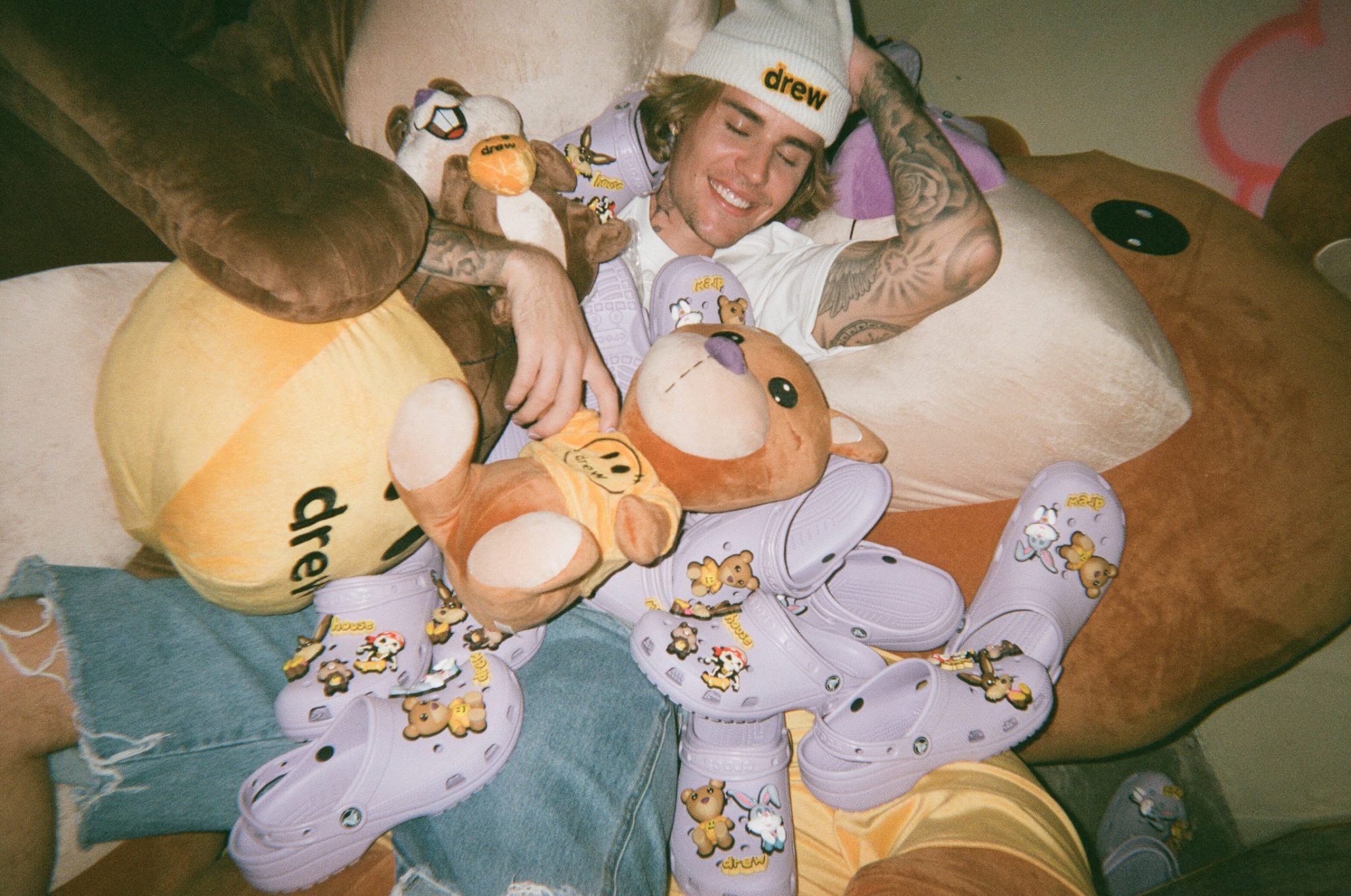クロックスから、ジャスティン・ビーバーとのコラボレーション第二弾「Crocs × Justin Bieber with drew house 2」 クロックスから、ジャスティン・ビーバーとのコラボレーション第二弾「Crocs × Justin Bieber with drew house 2」