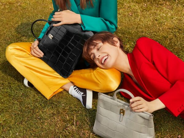 フルラから、“大きめ”クロコダイル柄のエレガントなワンハンドルバッグ「Furla Parrazo」が発売！