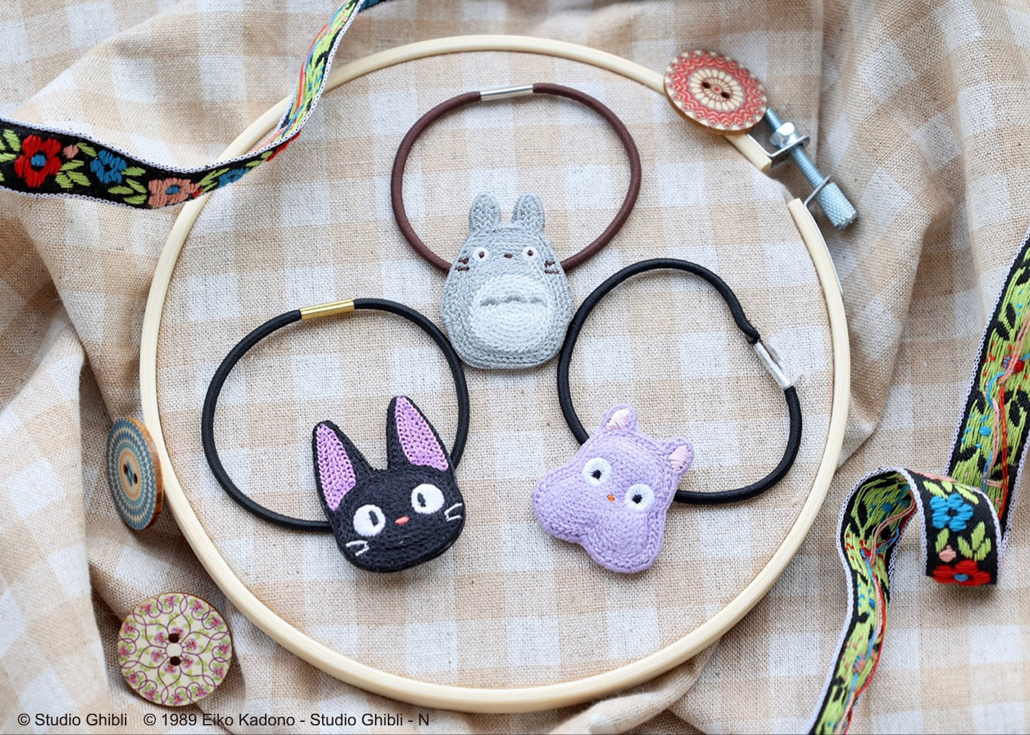 ジブリがいっぱい どんぐり共和国から、柔らかな風合いの刺繍であしらった「刺繍アクセサリーシリーズ」 ジブリがいっぱい どんぐり共和国から、柔らかな風合いの刺繍であしらった「刺繍アクセサリーシリーズ」