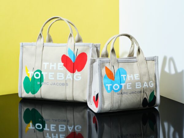 マーク ジェイコブスから、イラストレーター SHOGO SEKINE氏が手描きでアートワークした「THE TOTE BAG」が発売！