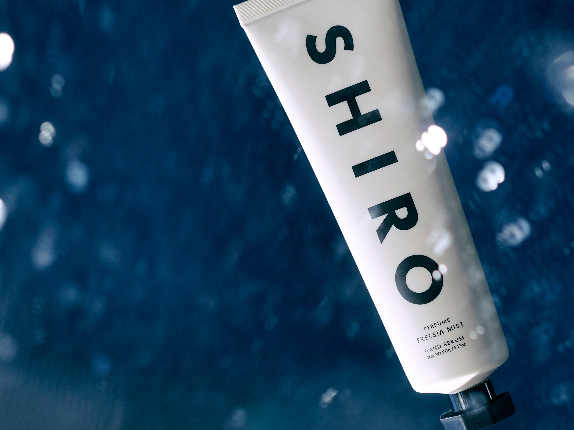 【期間限定値下げ】SHIRO イントロダクション ハンド美容液 2本セット SHIROから、手肌をやさしく潤しながら深く香りを楽しめる「ハンド美容