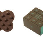 ukaから、チョコっとしたプレゼント「スカルプブラシ チョコレートケンザン」が発売！