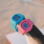 G-SHOCKから、“ハワイの花々”をイメージしたブルー＆ピンクのユニセックス腕時計が発売！