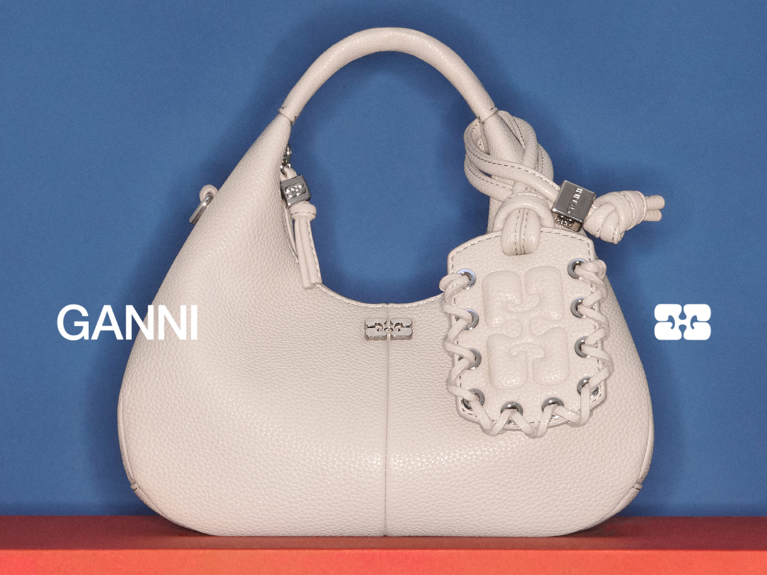 GANNIから、2025年秋冬、新たなアイコンアイテム「Mini Hobo Bag」が 