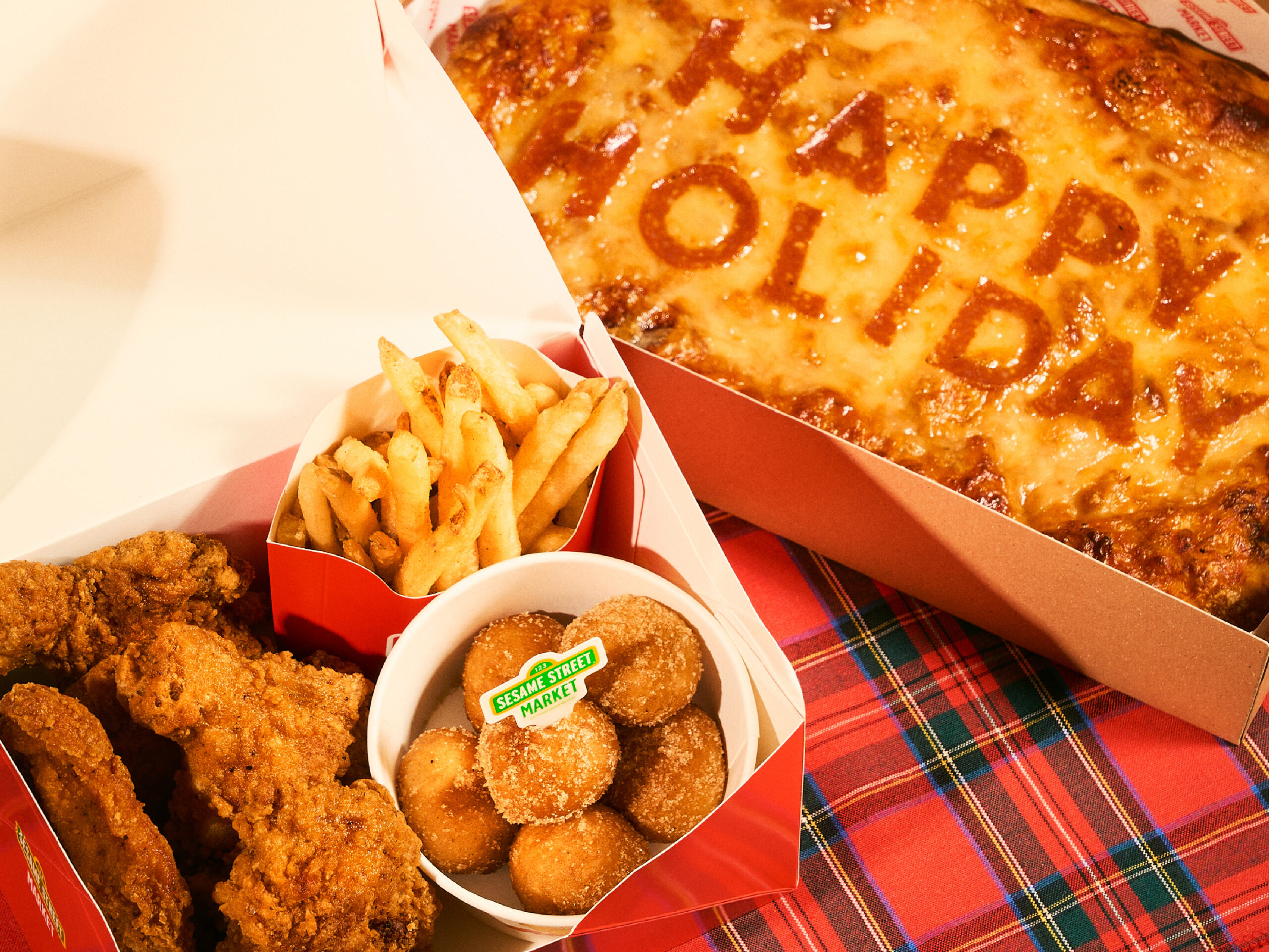 セサミストリートマーケットから、ホリデーカフェメニュー第一弾が登場