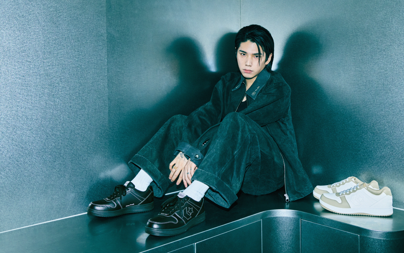 コンバースから、「MY FIRST STORY」の Hiro とのコラボレーションスニーカーが発売！