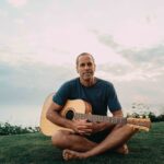 ジャック・ジョンソンが、サーフィンと音楽の原点を収めた作品をリリース！