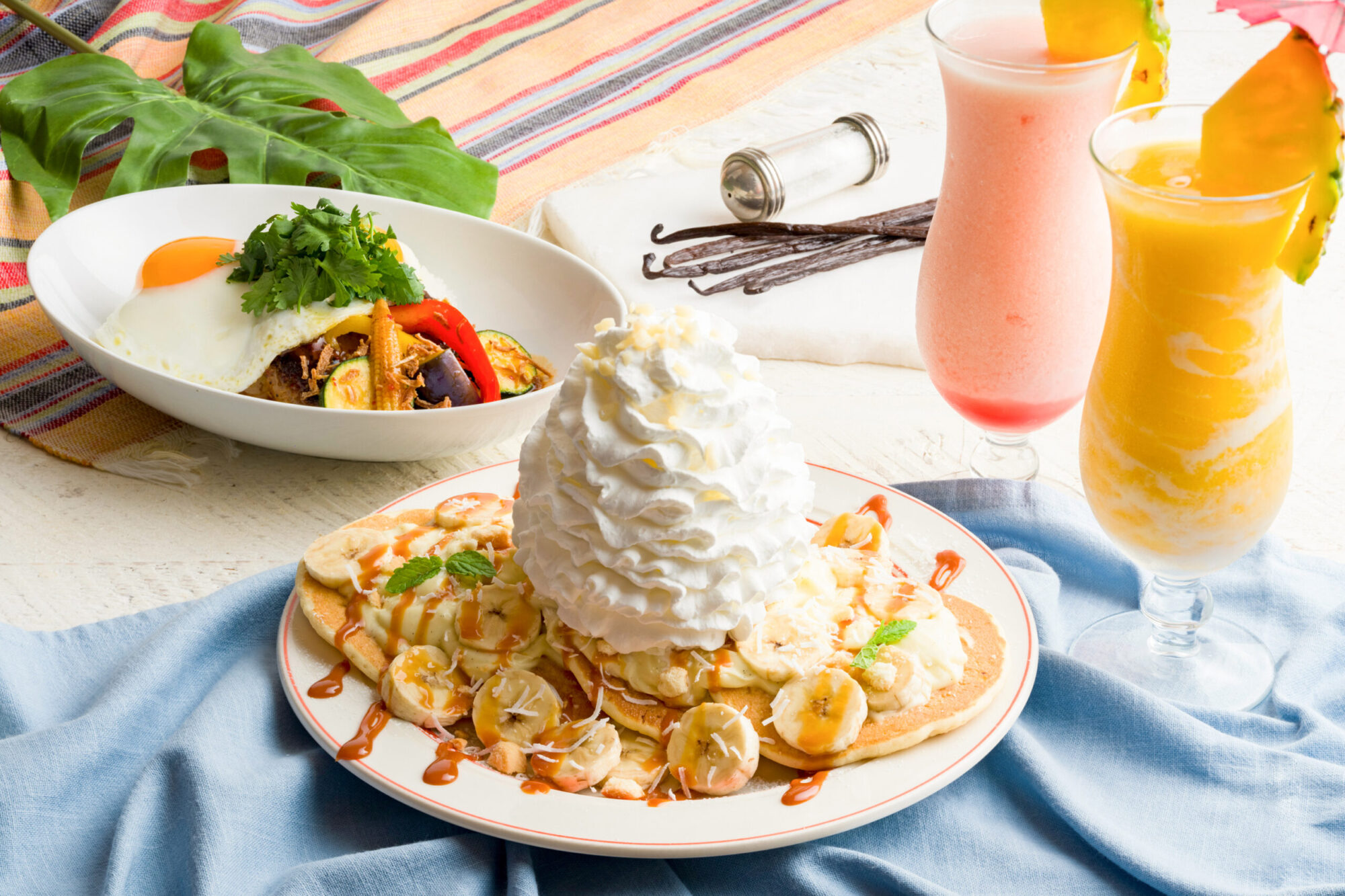エッグスンシングスから、塩バニラや夏野菜など、夏を彩る新作メニューが登場！