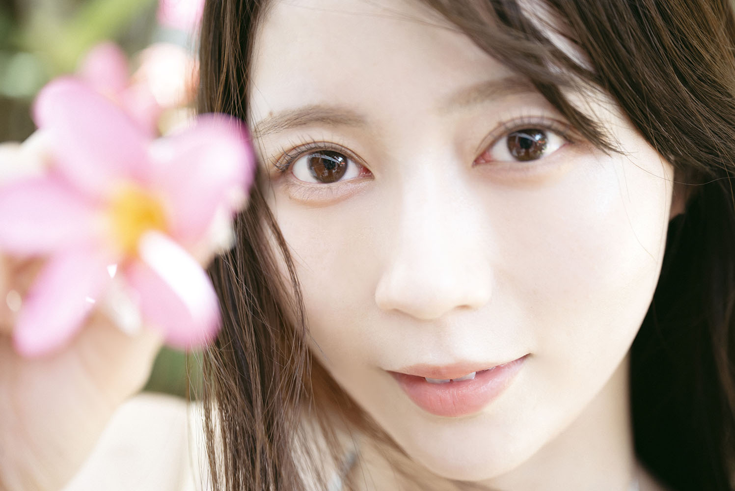 アイドルグループJams Collectionのメンバー、水瀬さららの1st写真集が発売！